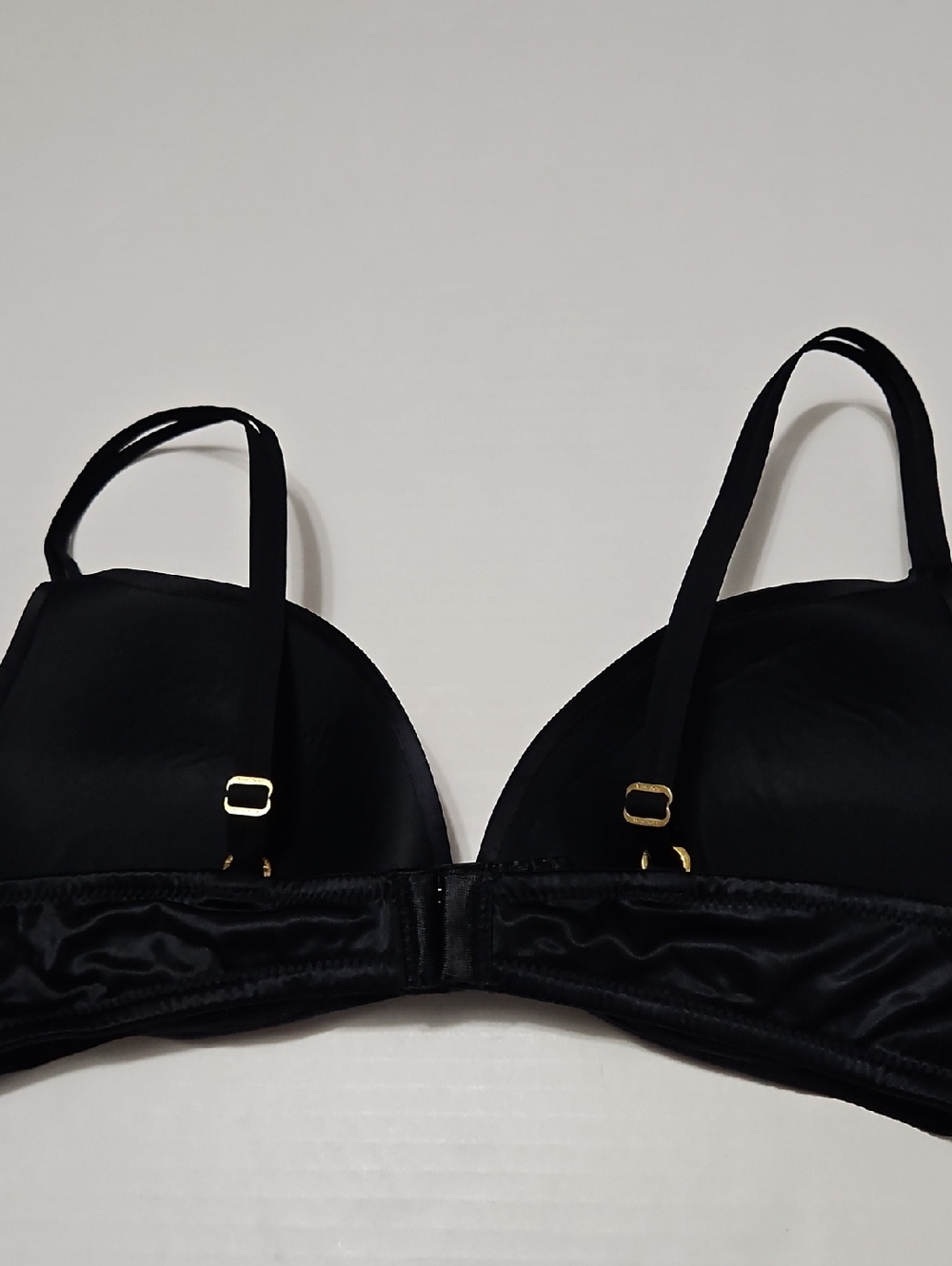 Victoria's Secret Very Sexy Black Smooth Push Up Seamless Bra Size 38B - Picture 2 of 8